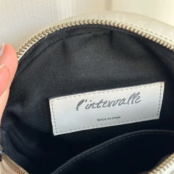 L’INTERVALLE WHITE LEATHER ROUND PURSE - Picture 3 of 7